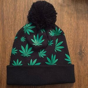 NWOT Hemp Toboggan OS Green and Black